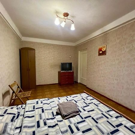 Квартира Эконом-Класса Возле Метро Левобережная Kyjev Exteriér fotografie